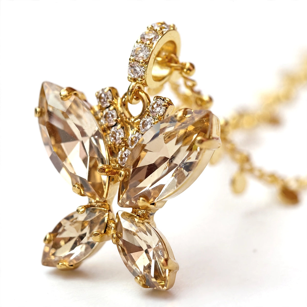 The Pendant of Felicity · Luna ·